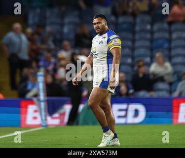 Leeds, Royaume-Uni. 17 août 2024. Sam Lisone de Leeds Rhinos est mis au sac lors du match Magic Weekend Warrington Wolves vs Leeds Rhinos à Elland Road, Leeds, Royaume-Uni, le 17 août 2024 (photo par Mark Cosgrove/News images) à Leeds, Royaume-Uni le 17/08/2024. (Photo de Mark Cosgrove/News images/SIPA USA) crédit : SIPA USA/Alamy Live News Banque D'Images