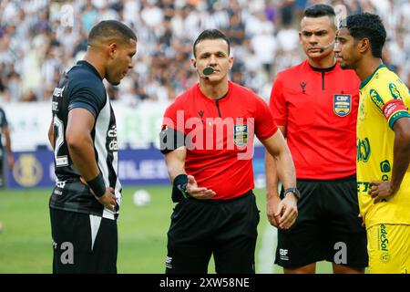 Fortaleza, Brésil. 17 août 2024. Ce - FORTALEZA - 08/17/2024 - B BRÉSILIEN 2024, CEARA x MIRASSOL - arbitre lors du match entre Ceara et Mirassol à l'Arena Castelao pour le championnat brésilien B 2024. Photo : Baggio Rodrigues/AGIF (photo de Baggio Rodrigues/AGIF/SIPA USA) crédit : Sipa USA/Alamy Live News Banque D'Images