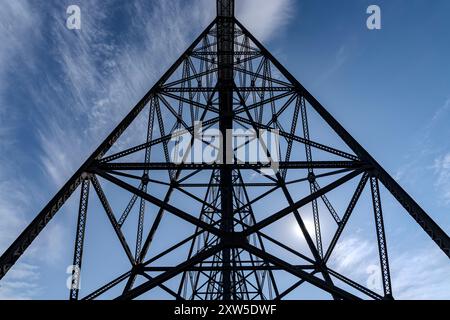 Viaduc de Lethbridge du chemin de fer canadien Pacifique au-dessus de la rivière Oldman en Alberta, au Canada. Banque D'Images