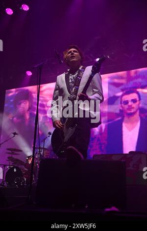 Trentham, Royaume-Uni, 17 août 2024. Manic Street Preachers jouent Trentham Live 2024. Crédit : TeeGeePix/Alamy Live News Banque D'Images