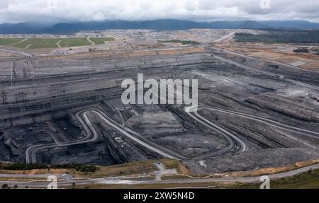 Vue aérienne d'une mine de charbon à ciel ouvert dans la région de Hunter Valley en Nouvelle-Galles du Sud, Australie. Banque D'Images