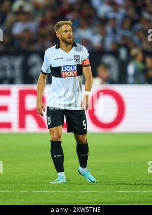 Ulm, Allemagne. 16 août 2024. Johannes Reichert, SSV Ulm 5 dans le match SSV ULM - FC BAYERN MUENCHEN 0-4 DFB-Pokal, Coupe d'Allemagne de football, 1.round le 16 août 2024 à Ulm, Allemagne. Saison 2024/2025 photographe : ddp images/STAR-images - LA RÉGLEMENTATION DFB INTERDIT TOUTE UTILISATION DE PHOTOGRAPHIES comme SÉQUENCES D'IMAGES et/ou QUASI-VIDÉO - crédit : ddp Media GmbH/Alamy Live News Banque D'Images