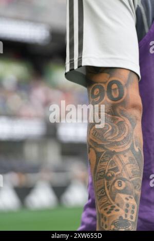 Seattle, États-Unis. 17 août 2024. Le tatouage du défenseur du LAFC Omar Campos (2) est vu lors d'un match de la Coupe des ligues contre le Seattle Sounders FC au Lumen Field à Seattle, Washington, le 17 août 2024. (Crédit photo Nate Koppelman/Sipa USA) crédit : Sipa USA/Alamy Live News Banque D'Images