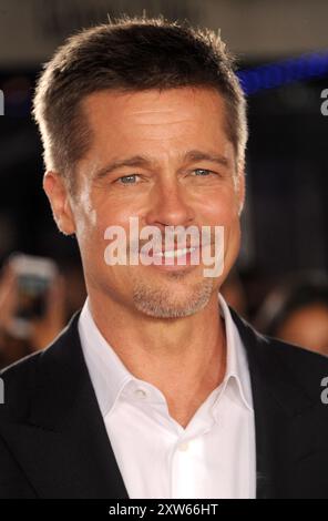 Brad Pitt lors de la première de « Allied » à Los Angeles, tenue au Regency Village Theatre à Westwood, États-Unis, le 9 novembre 2016. Banque D'Images