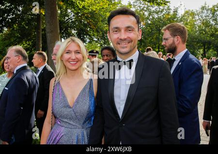 Silke Launert und Aleksandar Trifunovic BEI der Eröffnung der 112. Richard-Wagner-Festspiele 2024 mit der Neuinszenierung von Tristan und Isolde im Bayreuther Festspielhaus. Bayreuth, 25.07.2024 *** Silke Launert et Aleksandar Trifunovic à l'ouverture du Richard Wagner Festival 112 2024 avec la nouvelle production de Tristan et Isolde au Bayreuth Festspielhaus Bayreuth, 25 07 2024 Foto:XR.xSchmiegeltx/xFuturexImagex wagner festspiele 4933 Banque D'Images