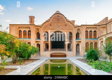 Magnifique vue sur la cour iranienne traditionnelle, Kashan Banque D'Images