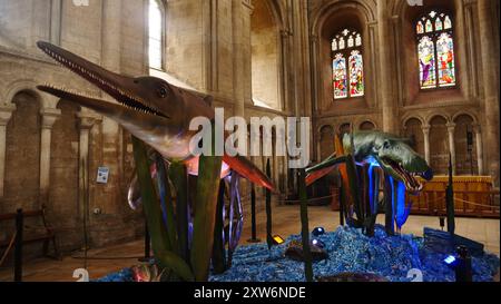 L'exposition monstres de la mer de monstres marins préhistoriques à la cathédrale de Peterborough. L'image montre un ophtalmosaure Banque D'Images