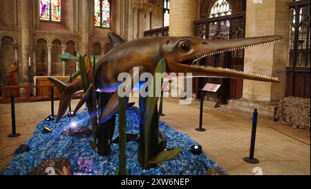 L'exposition monstres de la mer de monstres marins préhistoriques à la cathédrale de Peterborough. L'image montre un ophtalmosaure Banque D'Images