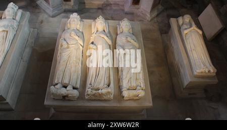 Tombeau du roi Philippe V (1294 – 1322), Jeanne d’Évreux (1307 – 1371), Charles IV (1294 – 1328) et Blanche de France (1296 – 1326) Banque D'Images