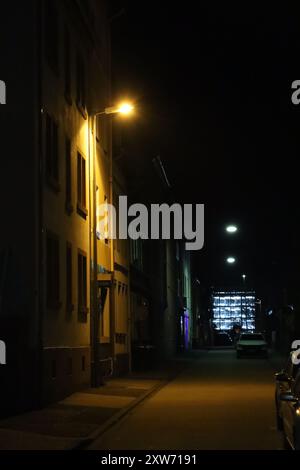 Bad Kreuznach, Allemagne. 12 janvier 2024. Une rue sombre. Banque D'Images