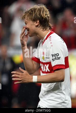 Leverkusen, Allemagne. 18 août 2024. Football, DFL Supercup, finale, Bayer Leverkusen - VfB Stuttgart, BayArena : Frans Krätzig de Stuttgart réagit après avoir manqué un penalty lors du tir de pénalité. Crédit : Bernd Thissen/dpa/Alamy Live News Banque D'Images