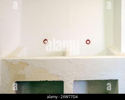 Visite gratuite à l'intérieur des arènes de Melilla, Espagne. Aire de lavage des chevaux Banque D'Images