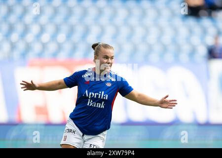 Oslo, Norvège, 17 août 2024 : Olaug Tvedten (10 Valerenga) célèbre après avoir marqué lors du match de football de la Ligue Toppserien entre Valerenga et Arna Bjornar à Intility Arena à Oslo, Norvège (Ane Frosaker / SPP) Banque D'Images