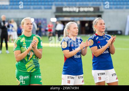 Oslo, Norvège, 17 août 2024 : les joueurs de Valerenga célèbrent leur victoire dans le match de football de la Ligue Toppserien entre Valerenga et Arna Bjornar à Intility Arena à Oslo, Norvège (Ane Frosaker / SPP) Banque D'Images