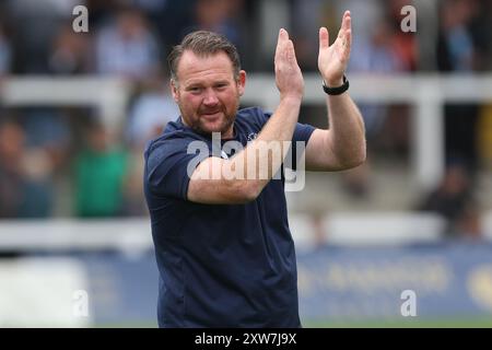 Darren Sarll, entraîneur de Hartlepool, lors du match de Vanarama National League entre Hartlepool United et Southend United à Victoria Park, Hartlepool, samedi 17 août 2024. (Photo : Mark Fletcher | mi News) Banque D'Images