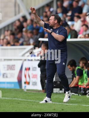 Darren Sarll, entraîneur de Hartlepool, lors du match de Vanarama National League entre Hartlepool United et Southend United à Victoria Park, Hartlepool, samedi 17 août 2024. (Photo : Mark Fletcher | mi News) Banque D'Images