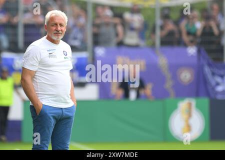 Pavel Dotchev (entraîneur, FC Erzgebirge Aue). FC Erzgebirge Aue v. Borussia Moenchengladbach, Fussball, DFB-Pokal, 1. Runde, saison 2024/2025, 17.08.2024 LES RÈGLEMENTS DFB/DFL INTERDISENT TOUTE UTILISATION DE PHOTOGRAPHIES COMME SÉQUENCES D'IMAGES ET/OU QUASI-VIDÉO Foto : Eibner-Pressefoto/Bert Harzer Banque D'Images