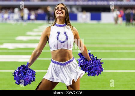 17 août 2024 : les Indianapolis Colts Cheerleader jouent lors d'un match de pré-saison de la NFL contre les Arizona Cardinals au Lucas Oil Stadium à Indianapolis, Indiana. John Mersits/CSM. Banque D'Images
