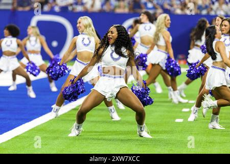 17 août 2024 : les Indianapolis Colts Cheerleaders jouent lors d'un match de pré-saison de la NFL contre les Arizona Cardinals au Lucas Oil Stadium à Indianapolis, Indiana. John Mersits/CSM. Banque D'Images