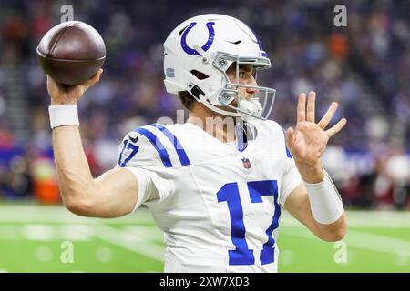 17 août 2024 : le quarterback des Colts d'Indianapolis, Kedon Slovis (17 ans), lors d'un match de pré-saison de la NFL contre les Arizona Cardinals au Lucas Oil Stadium à Indianapolis, Indiana. John Mersits/CSM. Banque D'Images