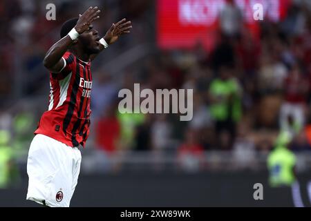 Milan, Italie. 17 août 2024. Yunus Musah de l'AC Milan fait des gestes lors du match de Serie A entre l'AC Milan et le Torino FC au Stadio Giuseppe Meazza le 17 août 2024 à Milan, Italie . Crédit : Marco Canoniero/Alamy Live News Banque D'Images