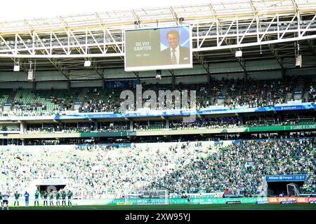 Sao Paulo, Brésil. 18 août 2024. SP - SAO PAULO - 08/18/2024 - BRÉSIL A 2024, PALMEIRAS x SAO PAULO - hommage à Silvio Santos lors du match de Palmeiras contre Sao Paulo au stade Arena Allianz Parque pour le championnat brésilien A 2024. Photo : Marco Miatelo/AGIF (photo : Marco Miatelo/AGIF/SIPA USA) crédit : Sipa USA/Alamy Live News Banque D'Images