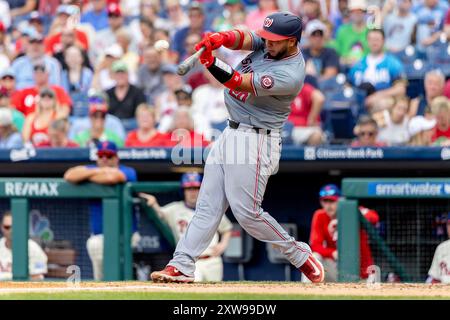 Philadelphie, États-Unis. 18 août 2024. Keibert Ruiz (20 ans) des Nationals de Washington frappe un homer à deux manches lors de la quatrième manche d'un match de baseball contre les Phillies de Philadelphie, dimanche 18 août 2024, à Philadelphie. Photo de Laurence Kesterson/UPI crédit : UPI/Alamy Live News Banque D'Images