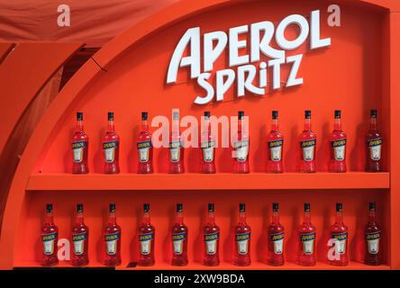 Aperol Spritz Werbung beim NRW Tag in Köln *** Aperol Spritz publicité à la NRW Day à Cologne Nordrhein-Westfalen Deutschland, Allemagne GMS11689 Banque D'Images