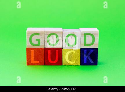 Bonne chance, phrase sur les cubes en bois Banque D'Images