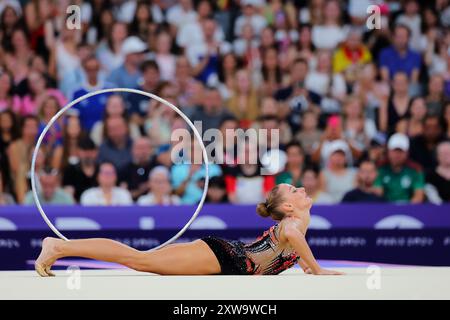 Paris, France. 9 août 2024. Ekaterina Vedeneeva (SLO) gymnastique rythmique : cerceau de finale tout autour individuel pendant les Jeux Olympiques de Paris 2024 à la porte de la Chapelle Arena à Paris, France . Crédit : Naoki Nishimura/AFLO SPORT/Alamy Live News Banque D'Images