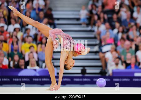 Paris, France. 9 août 2024. Sofia Raffaeli (ITA) gymnastique rythmique : ballon de finale individuel tout autour pendant les Jeux Olympiques de Paris 2024 au stade de la porte de la Chapelle à Paris, France . Crédit : Naoki Nishimura/AFLO SPORT/Alamy Live News Banque D'Images