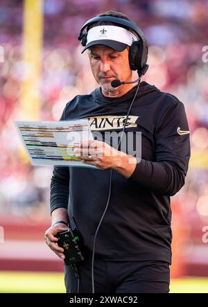 18 août 2024 Santa Clara CA U.S.A L'entraîneur-chef de la Nouvelle-Orléans Dennis Allen sur la touche lors du match de pré-saison de la NFL entre les Saints de la Nouvelle-Orléans et les 49ers de San Francisco au Levi Stadium San Francisco Calif. Thurman James/CSM Banque D'Images