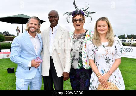 Paul Janke, Bruce Darnell, Julian F.M. Stoeckel und Nele Ludowig Roeffen beim Audi Ascot Renntag 2024 auf der Galopprennbahn Neue Bult. Hannover-Langenhagen, 18.08.2024 *** Paul Janke, Bruce Darnell, Julian F M Stoeckel et Nele Ludowig Roeffen à l'Audi Ascot Race Day 2024 à l'hippodrome de Neue Bult à Hanovre Langenhagen, 18 08 2024 Foto:Xn.xKubelkax/xFuturexImagex renntag 4826 Banque D'Images