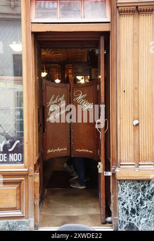 Entrée de la rue au Harry's New York Bar à Paris, France Banque D'Images