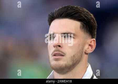 Cologne, Allemagne, 25 juin 2024. Declan Rice, de l'Angleterre, regarde pendant le line-up avant le match des Championnats d'Europe de l'UEFA au stade de Cologne. Le crédit photo devrait se lire : Jonathan Moscrop / Sportimage Banque D'Images