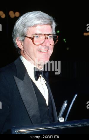 **FICHIER PHOTO** Phil Donahue est décédé. Phil Donahue Circa 1980's Credit : Ralph Dominguez/MediaPunch Banque D'Images