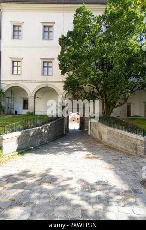 Linz, Autriche. 12 août 2024. vue intérieure de la cour du château du centre-ville Banque D'Images