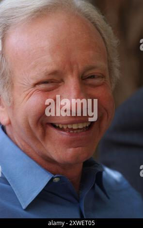 Le premier des six débats présidentiels tenus parmi les canditades démocrates pour le président 2004. Le débat a eu lieu à l'audtiorim Popejoy à l'Université du Nouveau-Mexique à Albuquerque. Sénateur Joe Lieberman. Banque D'Images