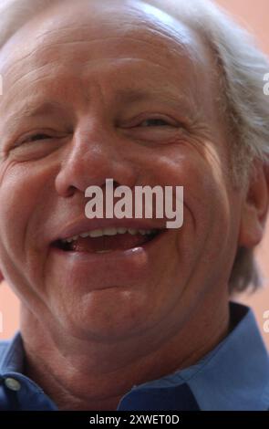 Le premier des six débats présidentiels tenus parmi les canditades démocrates pour le président 2004. Le débat a eu lieu à l'audtiorim Popejoy à l'Université du Nouveau-Mexique à Albuquerque. Sénateur Joe Lieberman. Banque D'Images