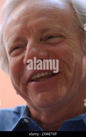 Le premier des six débats présidentiels tenus parmi les canditades démocrates pour le président 2004. Le débat a eu lieu à l'audtiorim Popejoy à l'Université du Nouveau-Mexique à Albuquerque. Sénateur Joe Lieberman. Banque D'Images