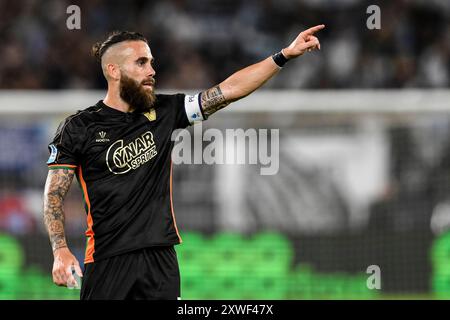 Francesco Zampano fait des gestes lors du match de Serie A entre le SS Lazio et le Venezia FC au stade Olimpico à Rome (Italie), le 18 août 2024. Banque D'Images