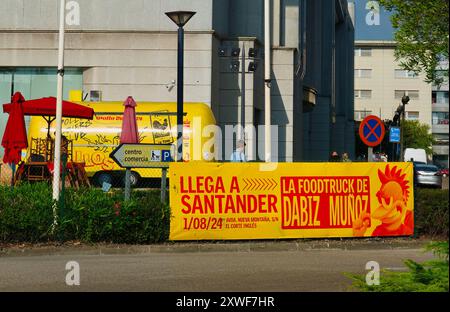 Pollos Munoz food truck de la célèbre étoile Michelin chef espagnol Dabiz Munoz au grand magasin El Corte Ingles août 2024 Santander Cantabrie Espagne Banque D'Images