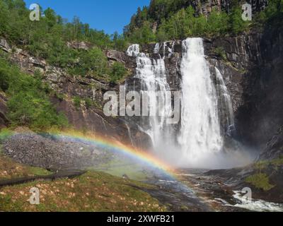 Cascade Skjervsfossen, près de Granvin, Hardanger, Norvège Banque D'Images