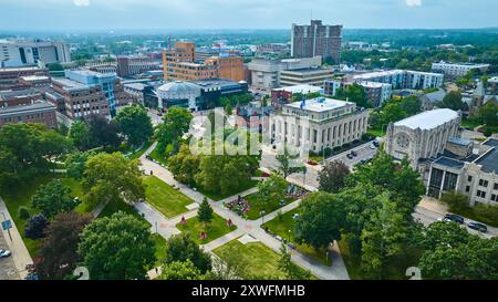 Vue aérienne du parc Bronson et du centre-ville historique de Kalamazoo Banque D'Images