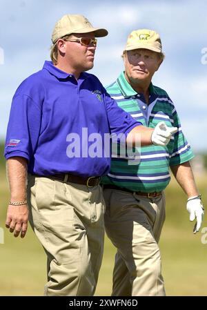 Les golfeurs américains Jack Nicklaus et John Daly 19/7/00 Banque D'Images