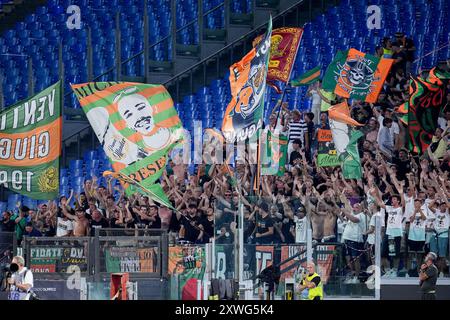 Rome, Italie. 18 août 2024. Supporters du Venezia FC lors du match de Serie A Enilive entre le SS Lazio et le Venezia FC au Stadio Olimpico le 18 août 2024 à Rome, Italie. Crédit : Giuseppe Maffia/Alamy Live News Banque D'Images