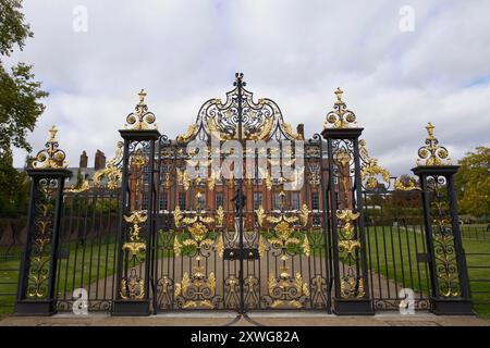 Kensington Palace, Kensington Gardens, Kensington, Royal Borough De Kensington Et Chelsea, Londres, Angleterre. Banque D'Images