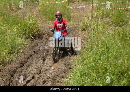 Moto Cross Racing un événement communautaire local, Bongkud, Ranau, Sabah, Malaisie. Banque D'Images