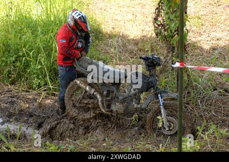 Moto Cross Racing un événement communautaire local, Bongkud, Ranau, Sabah, Malaisie. Banque D'Images