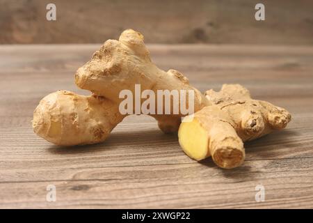 gingembre, gingembre commun, gingembre de cuisine, gingembre canton (Zingiber officinale), gingembre frais, coupé Banque D'Images